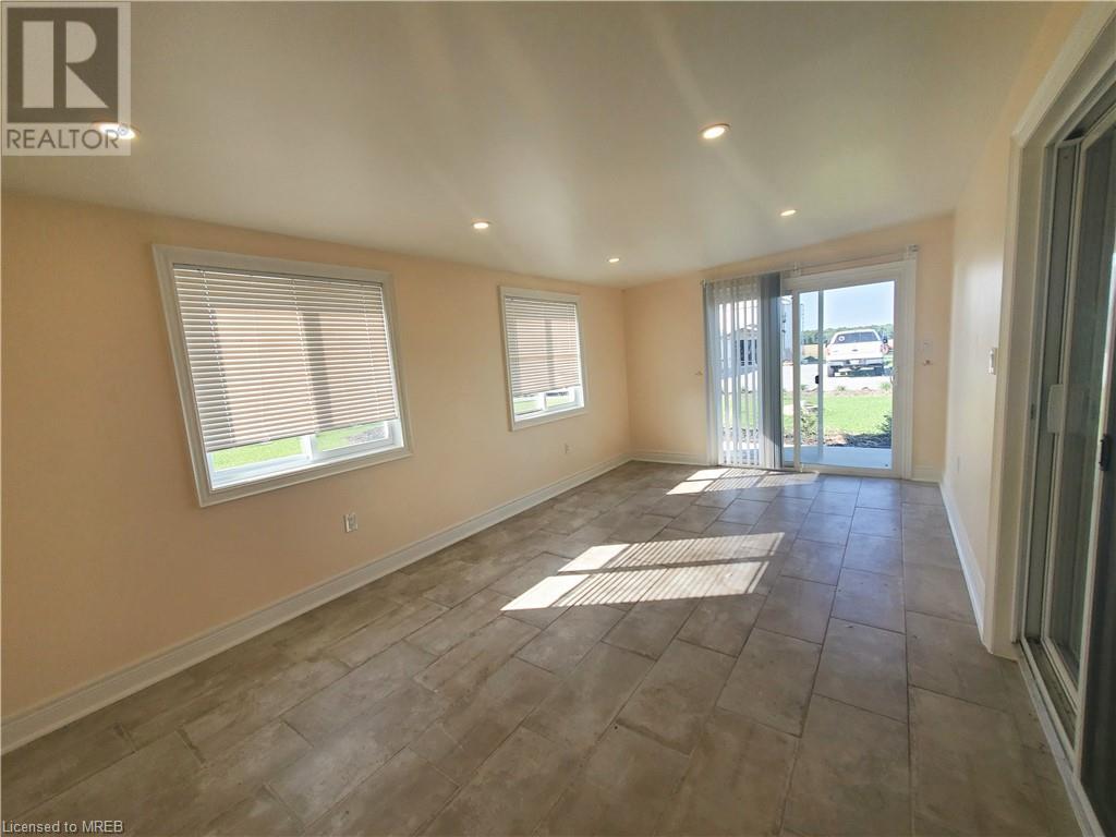 8731 Ridge Road, Niagara Falls, Ontario  L3B 5N7 - Photo 8 - 40537248