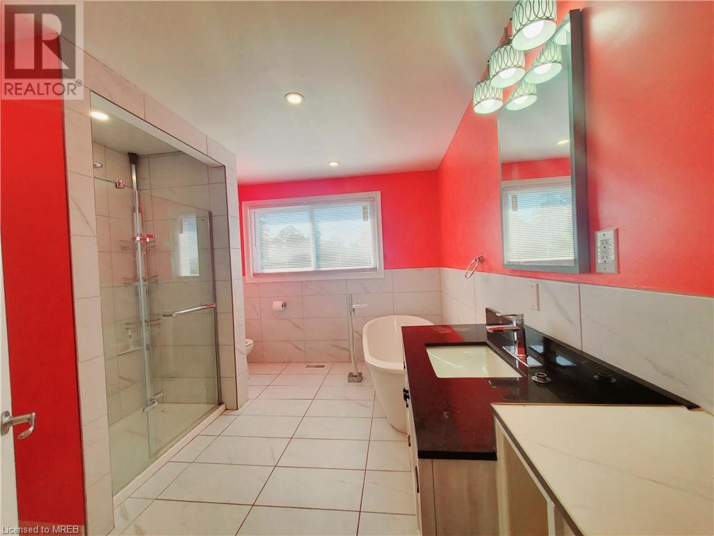 8731 Ridge Road, Niagara Falls, Ontario  L3B 5N7 - Photo 9 - 40537248