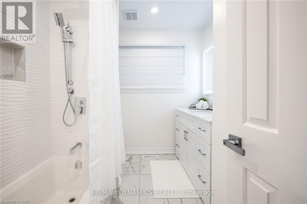 267 Hidden Trail, Toronto, Ontario  M2R 3S7 - Photo 5 - 40537265