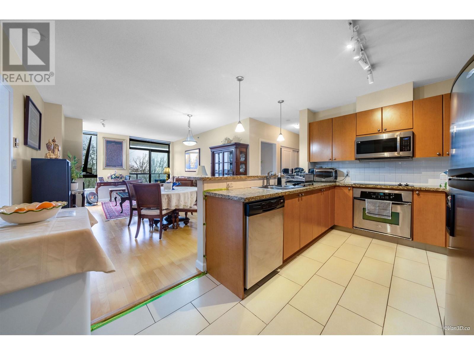 503 11 E Royal Avenue, New Westminster, British Columbia  V3L 0A8 - Photo 1 - R2846814