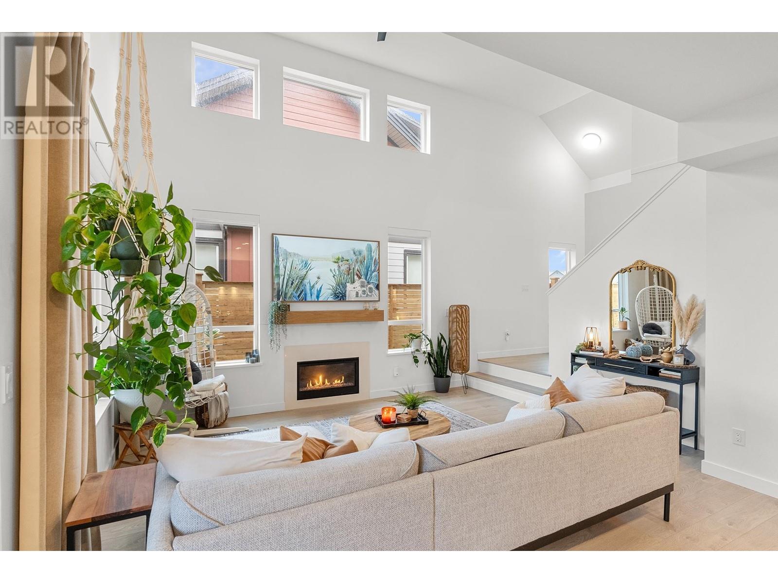 4 4408 Cormorant Way, Tsawwassen, British Columbia V4M 0E9 (26482090) Condos in Yaletown