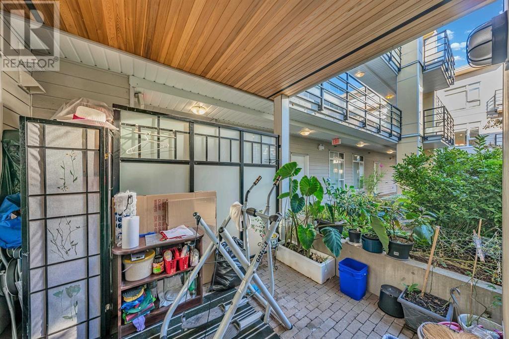 201 5248 Grimmer Street, Burnaby, British Columbia  V5H 0E1 - Photo 14 - R2846937