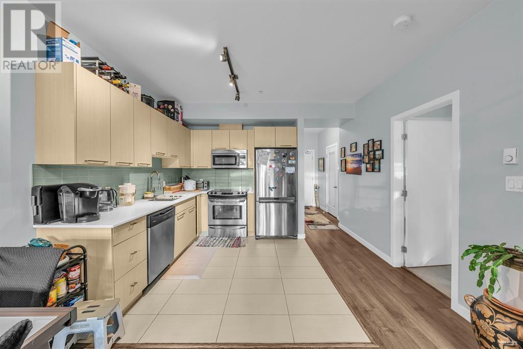 201 5248 Grimmer Street, Burnaby, British Columbia  V5H 0E1 - Photo 8 - R2846937