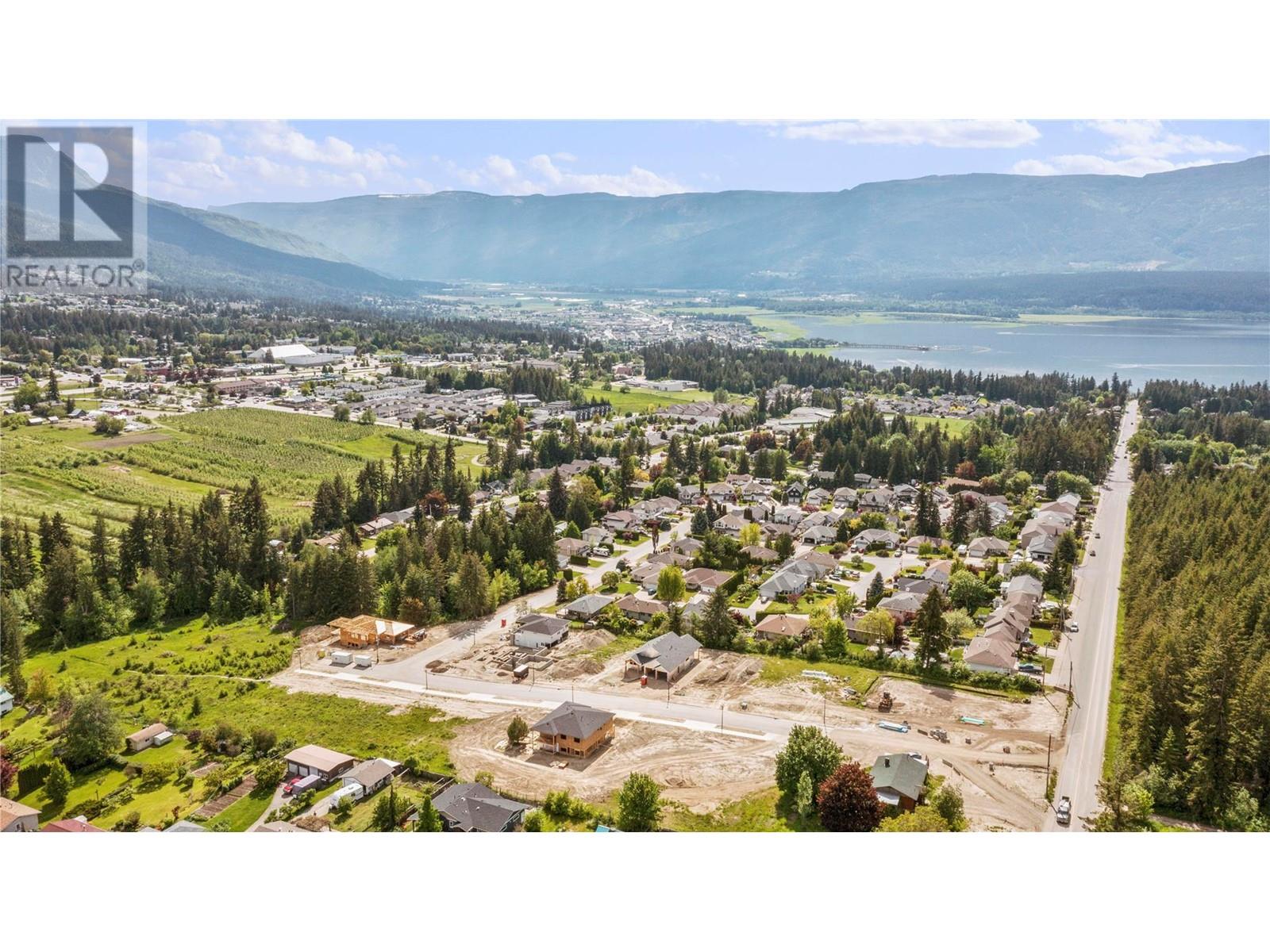 3540 16 Avenue NE Salmon Arm Photo 8