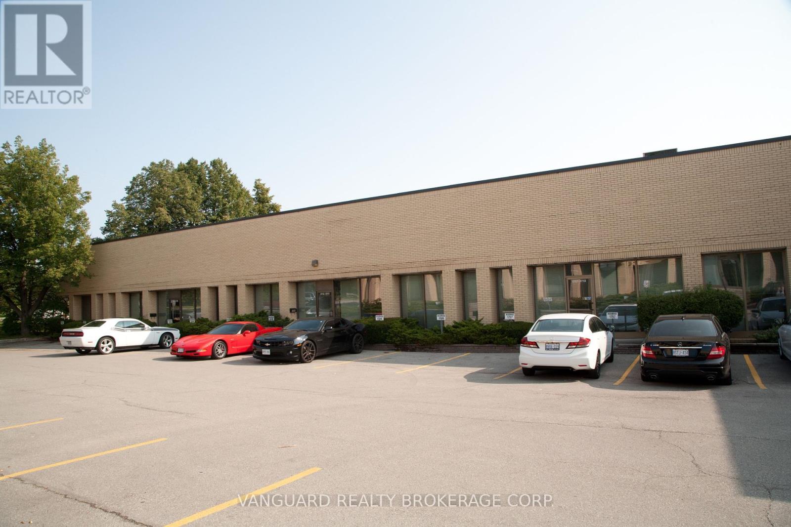 1701 Flint Road, Toronto, Ontario  M3J 2W8 - Photo 3 - W8046568