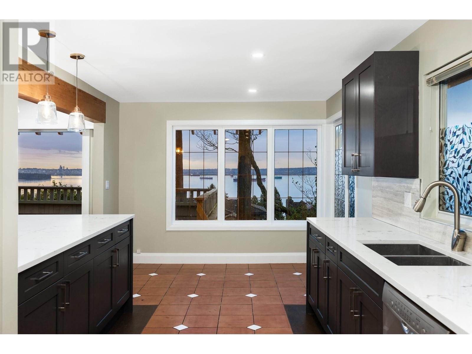 2602 Ottawa Avenue, West Vancouver, British Columbia  V7V 2T5 - Photo 11 - R2847098