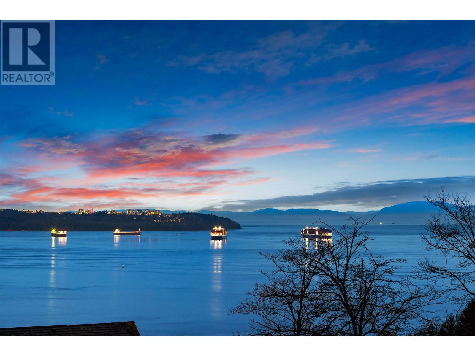 2602 Ottawa Avenue, West Vancouver, British Columbia  V7V 2T5 - Photo 3 - R2847098