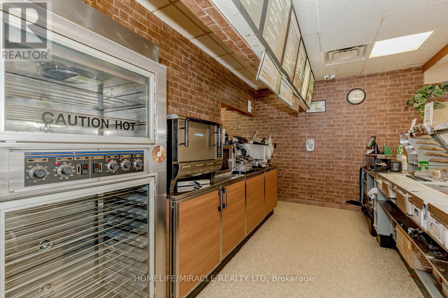 6465 Airport Road, Mississauga, Ontario  L4V 1R8 - Photo 24 - W8046936