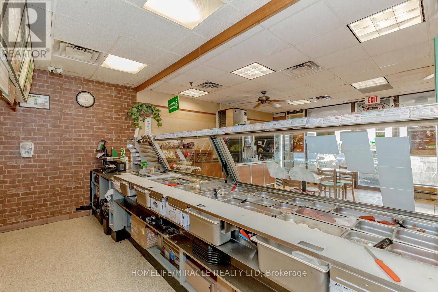 6465 Airport Road, Mississauga, Ontario  L4V 1R8 - Photo 25 - W8046936