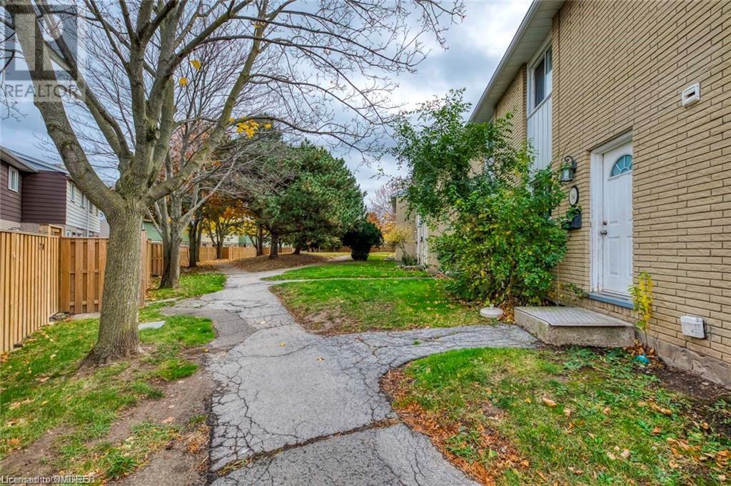 54 Riverdale Drive Unit# 22, Hamilton, Ontario  L8E 1K3 - Photo 3 - 40534855