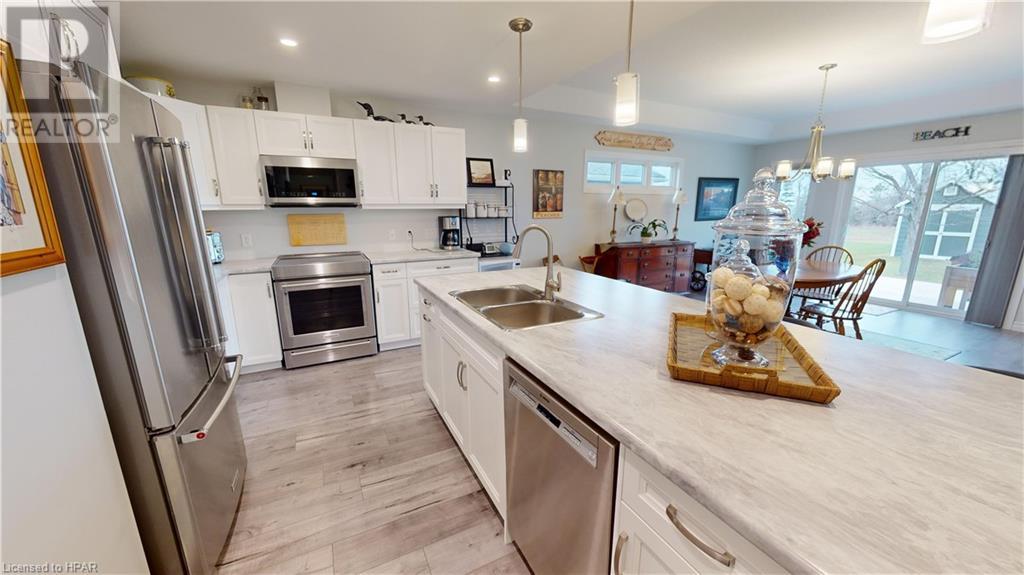 13 Lakebreeze Drive, Ashfield-Colborne-Wawanosh, Ontario  N7A 0C1 - Photo 14 - 40537673