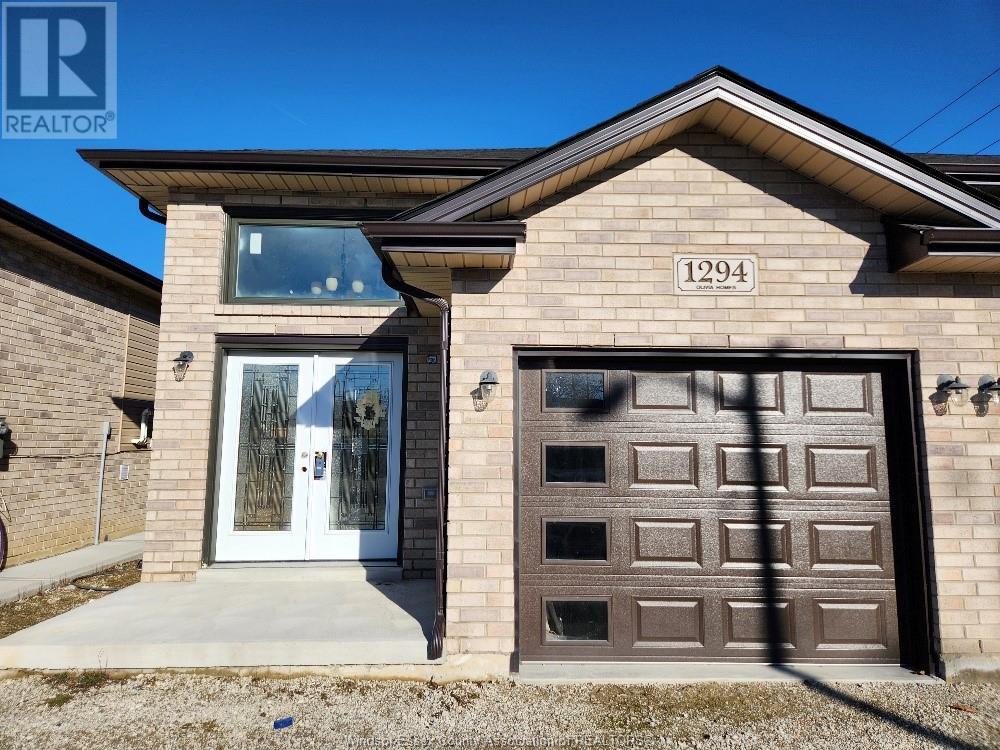 1294 TOURANGEAU, windsor, Ontario