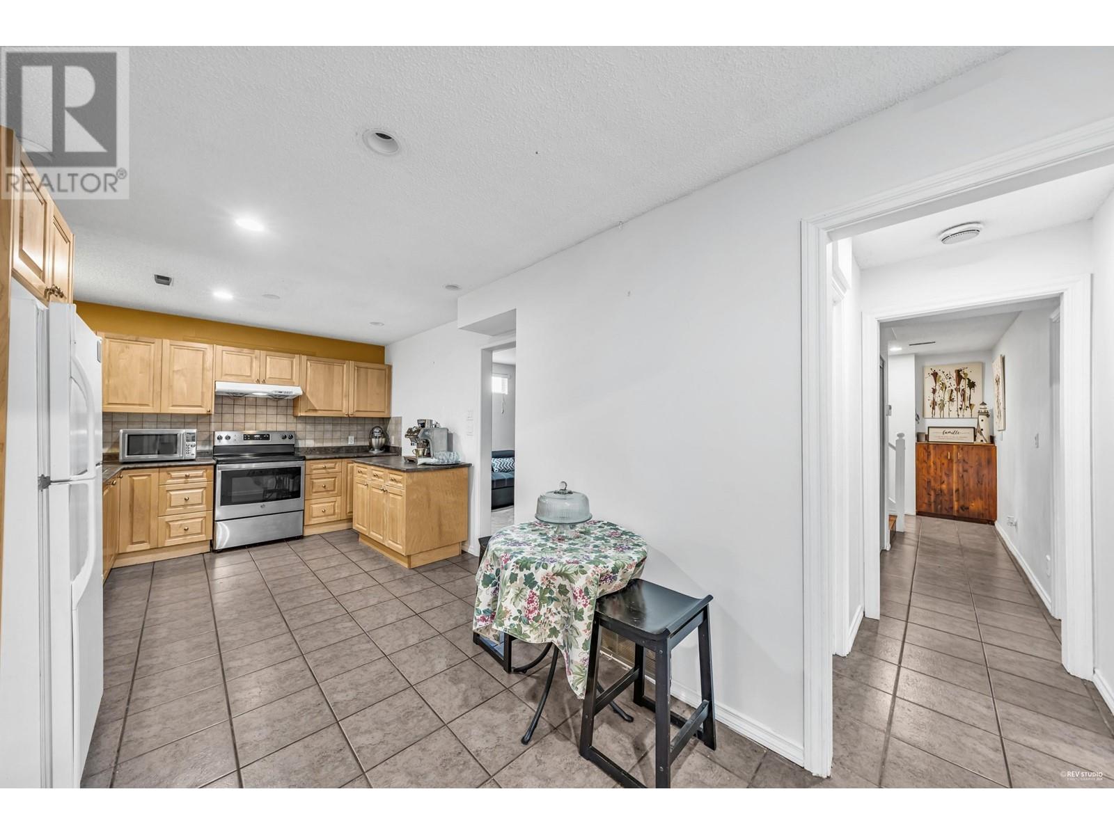 1243 Hornby Street, Coquitlam, British Columbia  V3E 1C6 - Photo 10 - R2847623