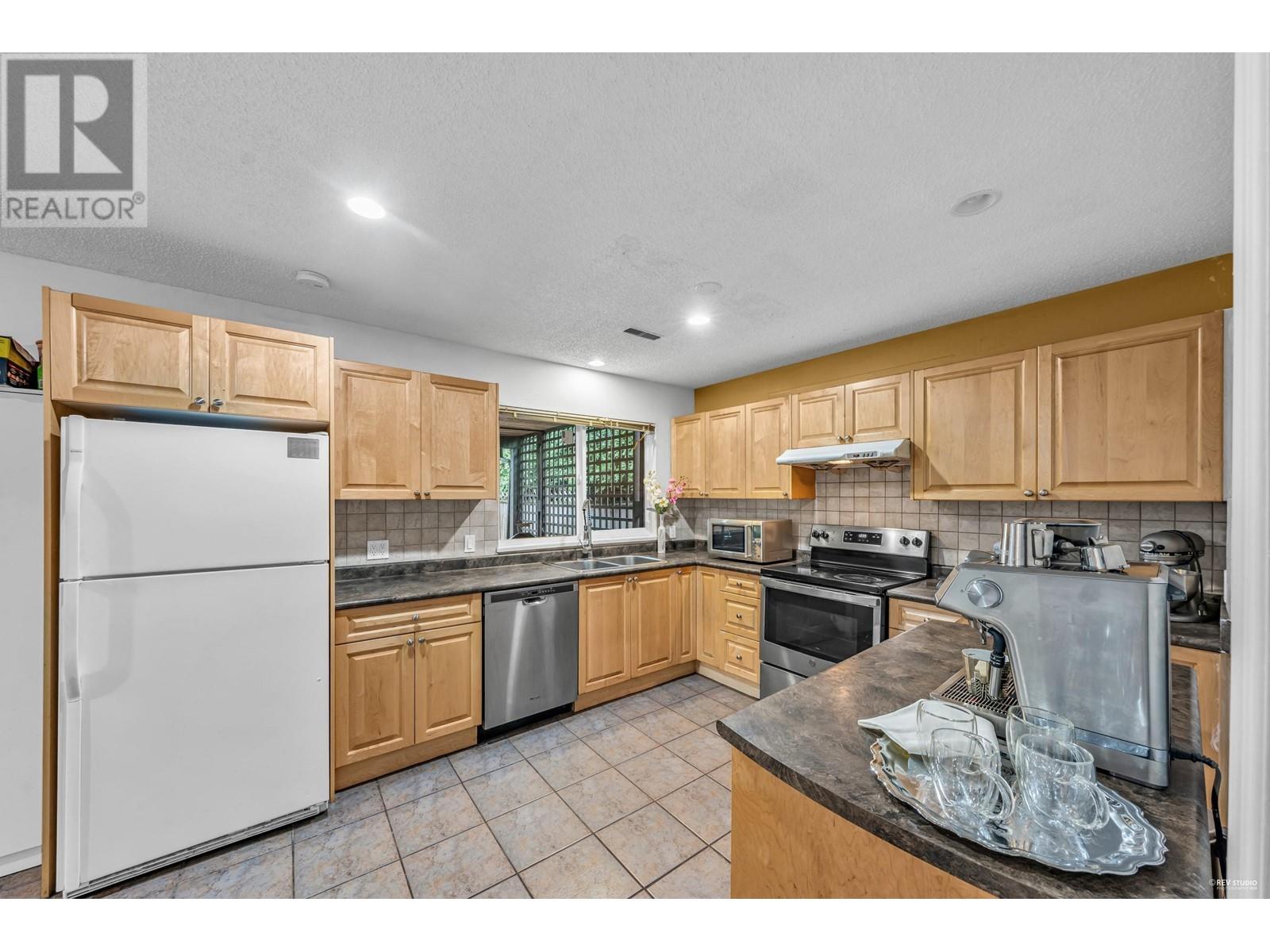 1243 Hornby Street, Coquitlam, British Columbia  V3E 1C6 - Photo 12 - R2847623