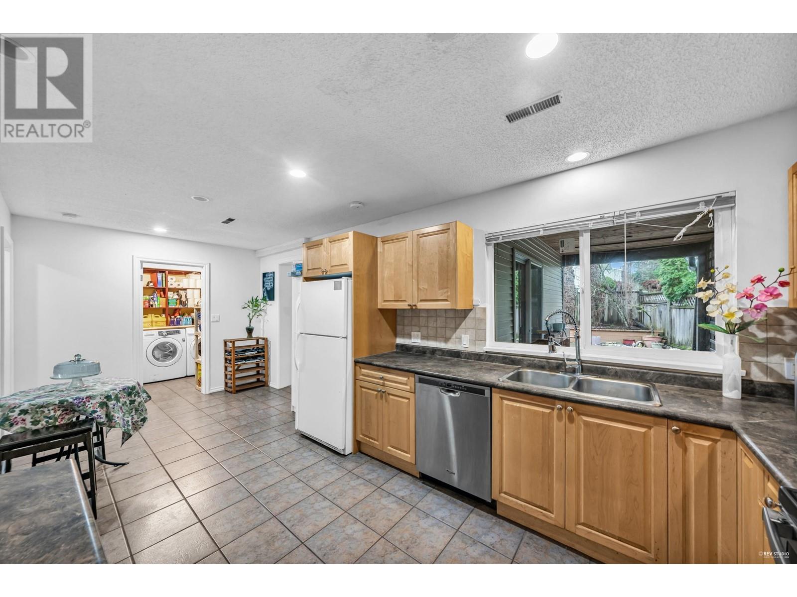 1243 Hornby Street, Coquitlam, British Columbia  V3E 1C6 - Photo 13 - R2847623