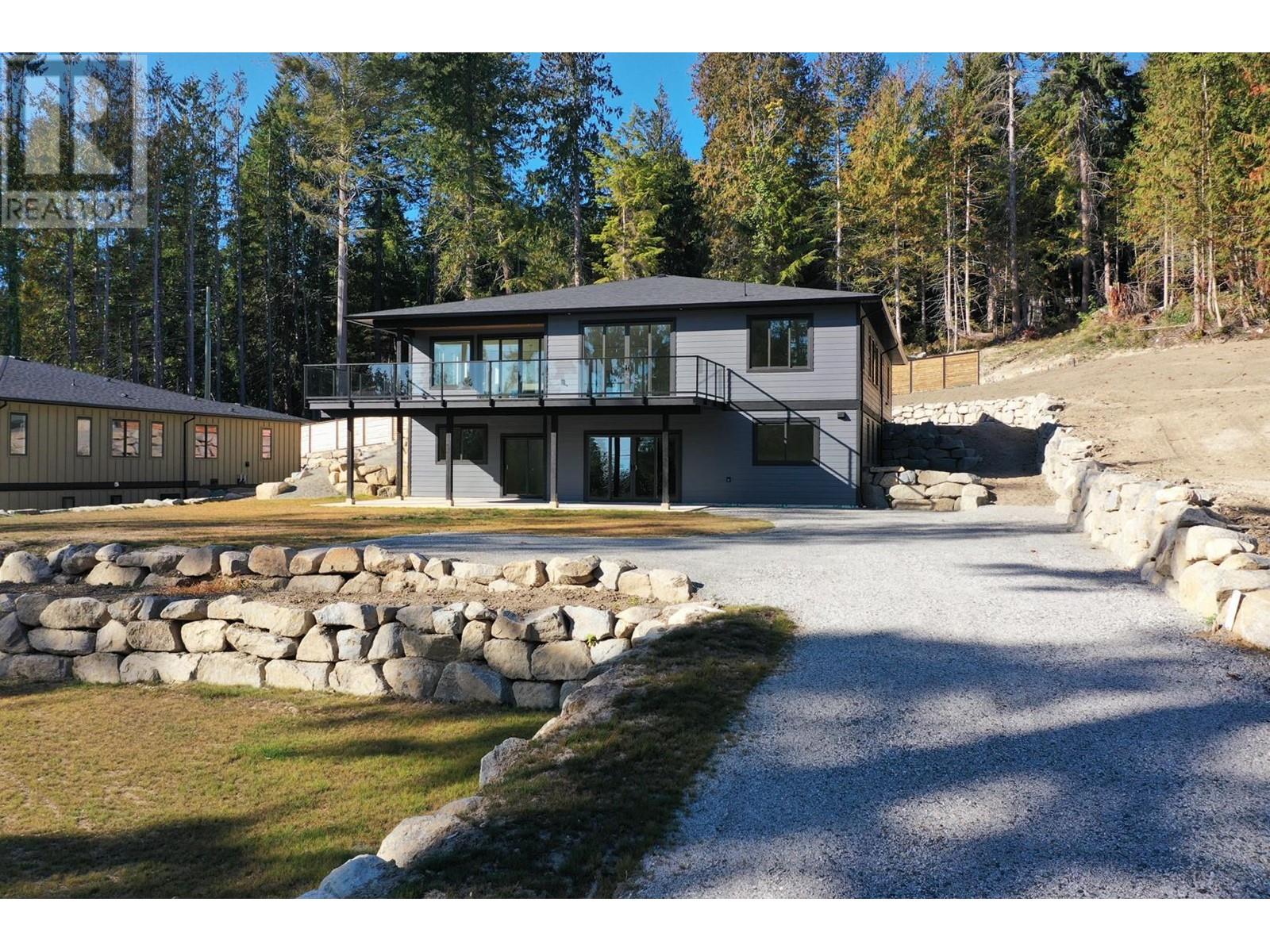 2390 Lower Road, Roberts Creek, British Columbia  V0N 2W6 - Photo 1 - R2847644