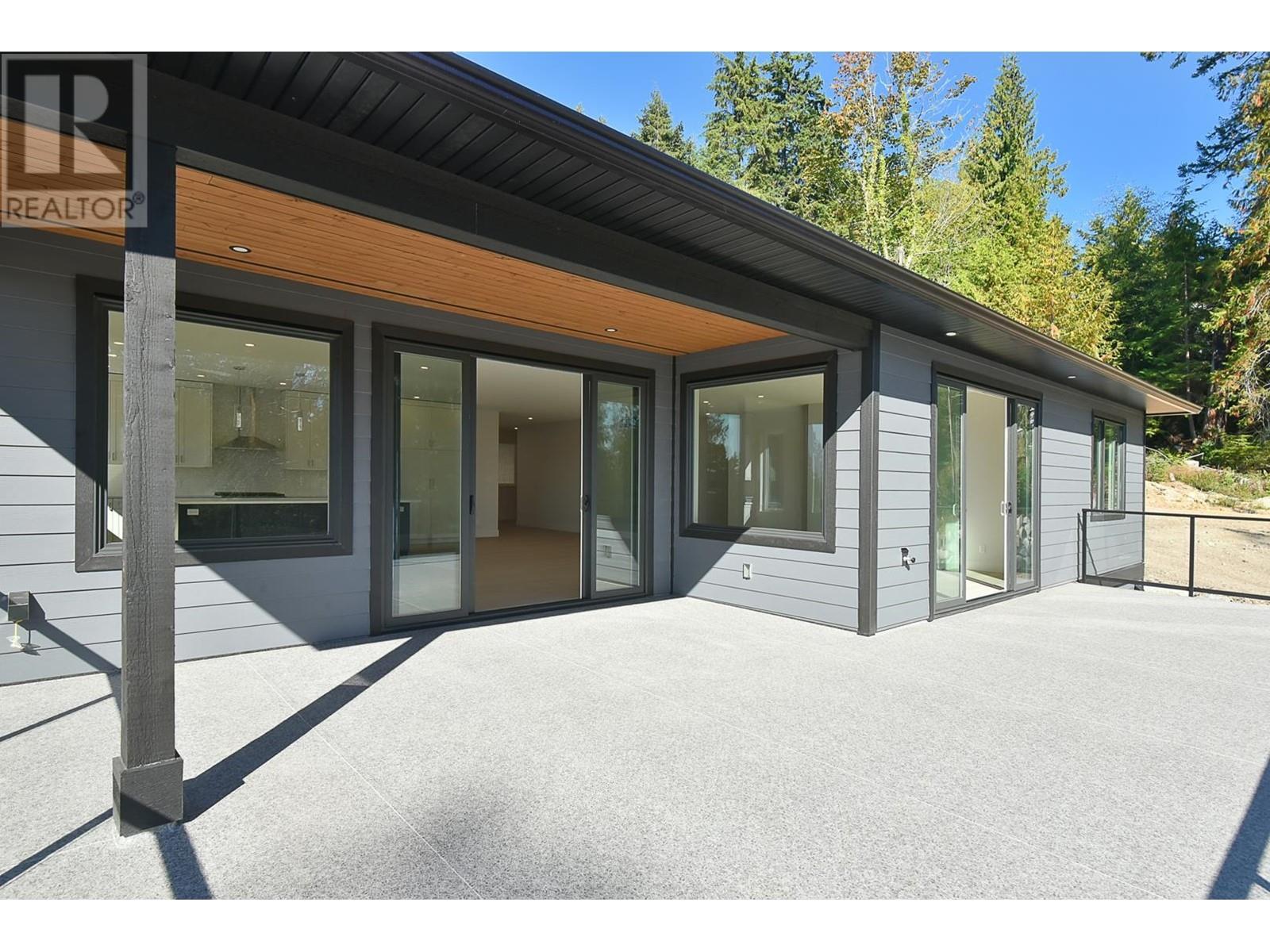 2390 Lower Road, Roberts Creek, British Columbia  V0N 2W6 - Photo 13 - R2847644