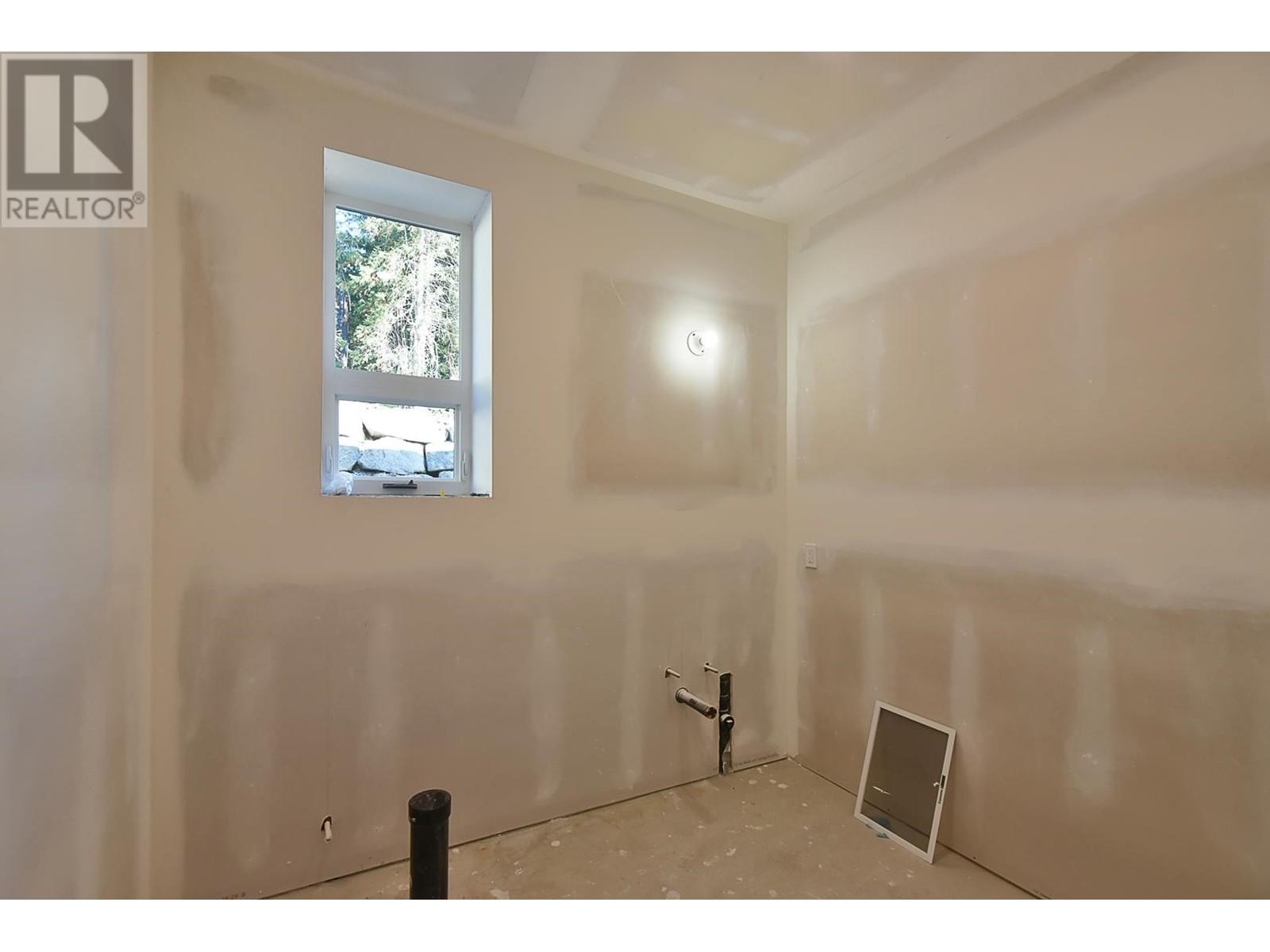 2390 Lower Road, Roberts Creek, British Columbia  V0N 2W6 - Photo 35 - R2847644