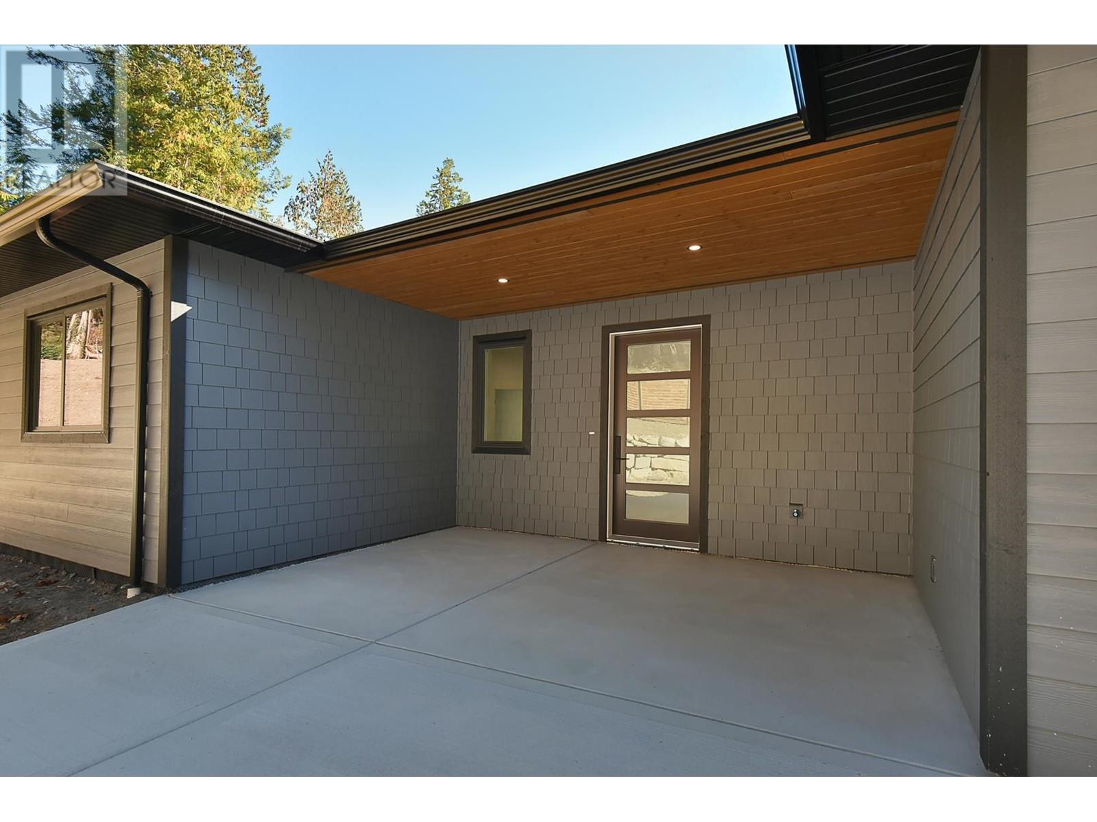 2390 Lower Road, Roberts Creek, British Columbia  V0N 2W6 - Photo 4 - R2847644