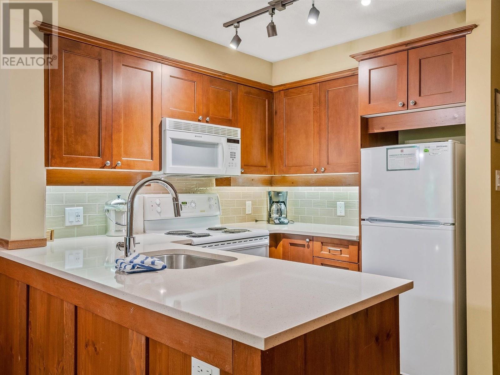 403 G3 4653 Blackcomb Way, Whistler, British Columbia  V8E 0Y9 - Photo 3 - R2847657