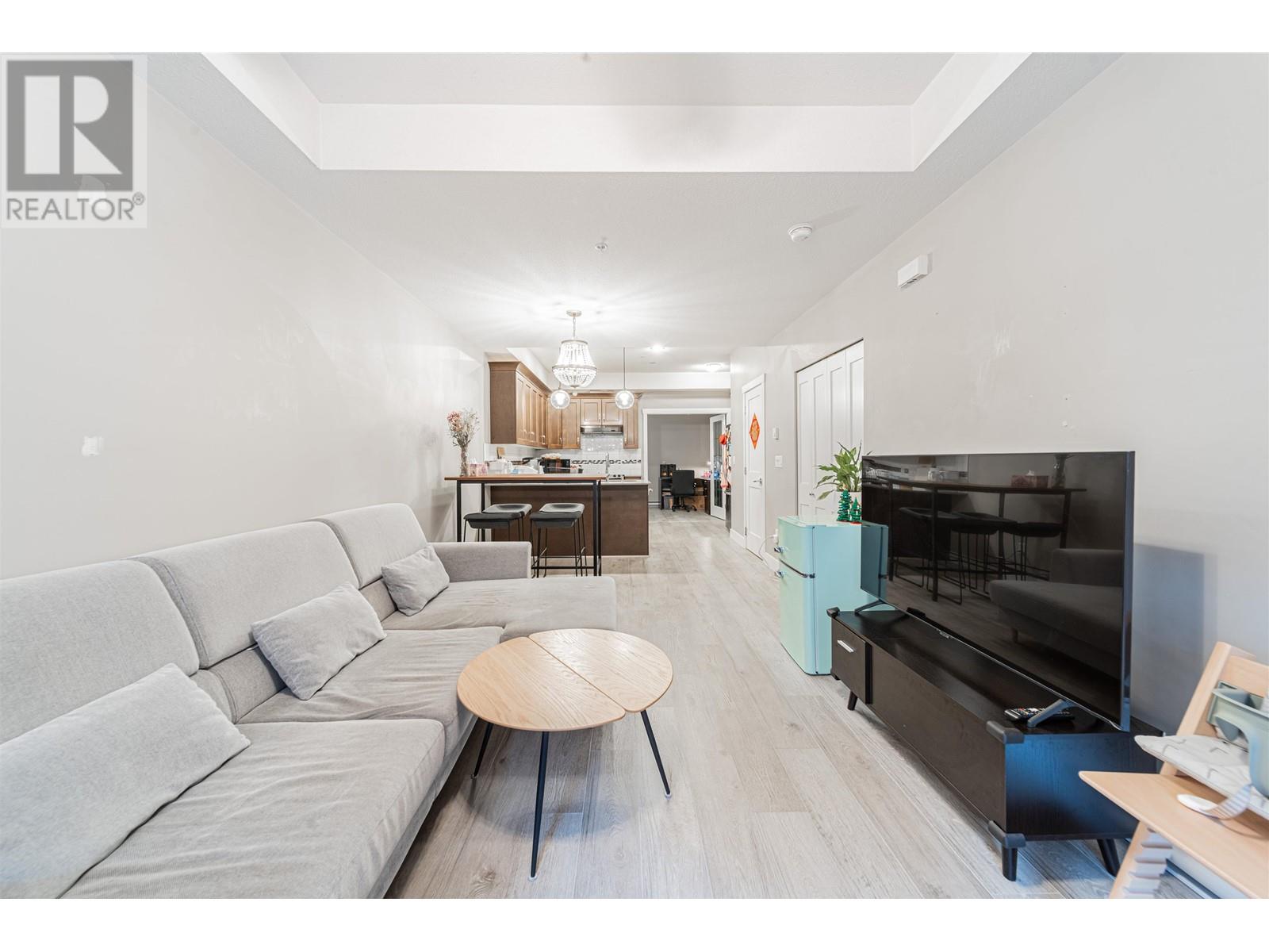 111 828 Royal Avenue, New Westminster, British Columbia  V3M 1J9 - Photo 1 - R2847708
