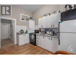 73 KING STREET W