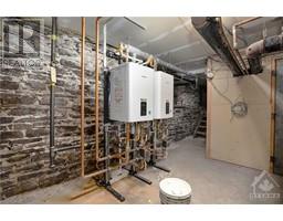 73 KING STREET W