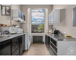 73 KING STREET W