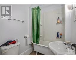 73 KING STREET W