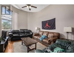 73 KING STREET W