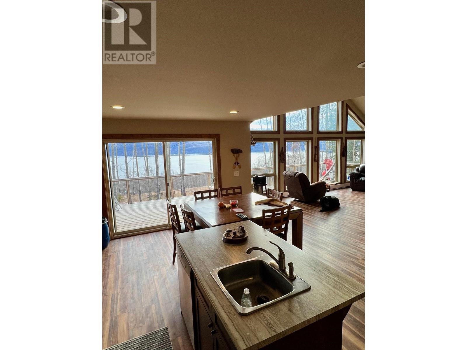 38 Eagle Heights Drive, Fort St. John, British Columbia  V0C 1V0 - Photo 10 - R2847725
