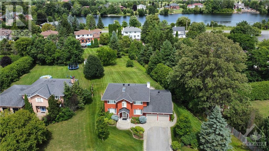 Manotick House for sale:  4 bedroom  (Listed 2106-02-06)
