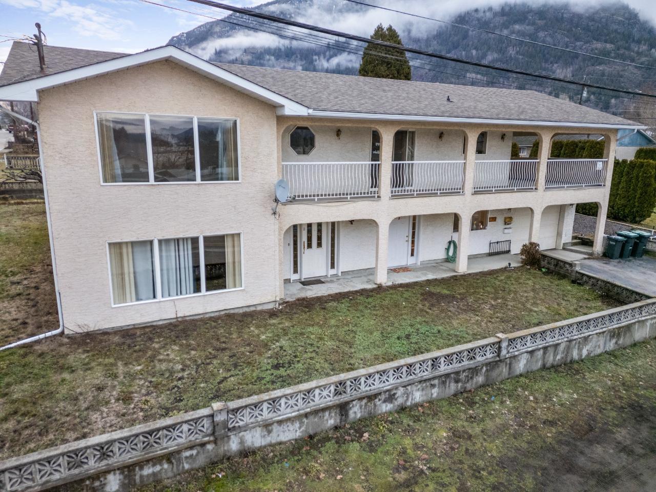 677 6th Street, Castlegar, British Columbia  V1N 3Y6 - Photo 42 - 2474829