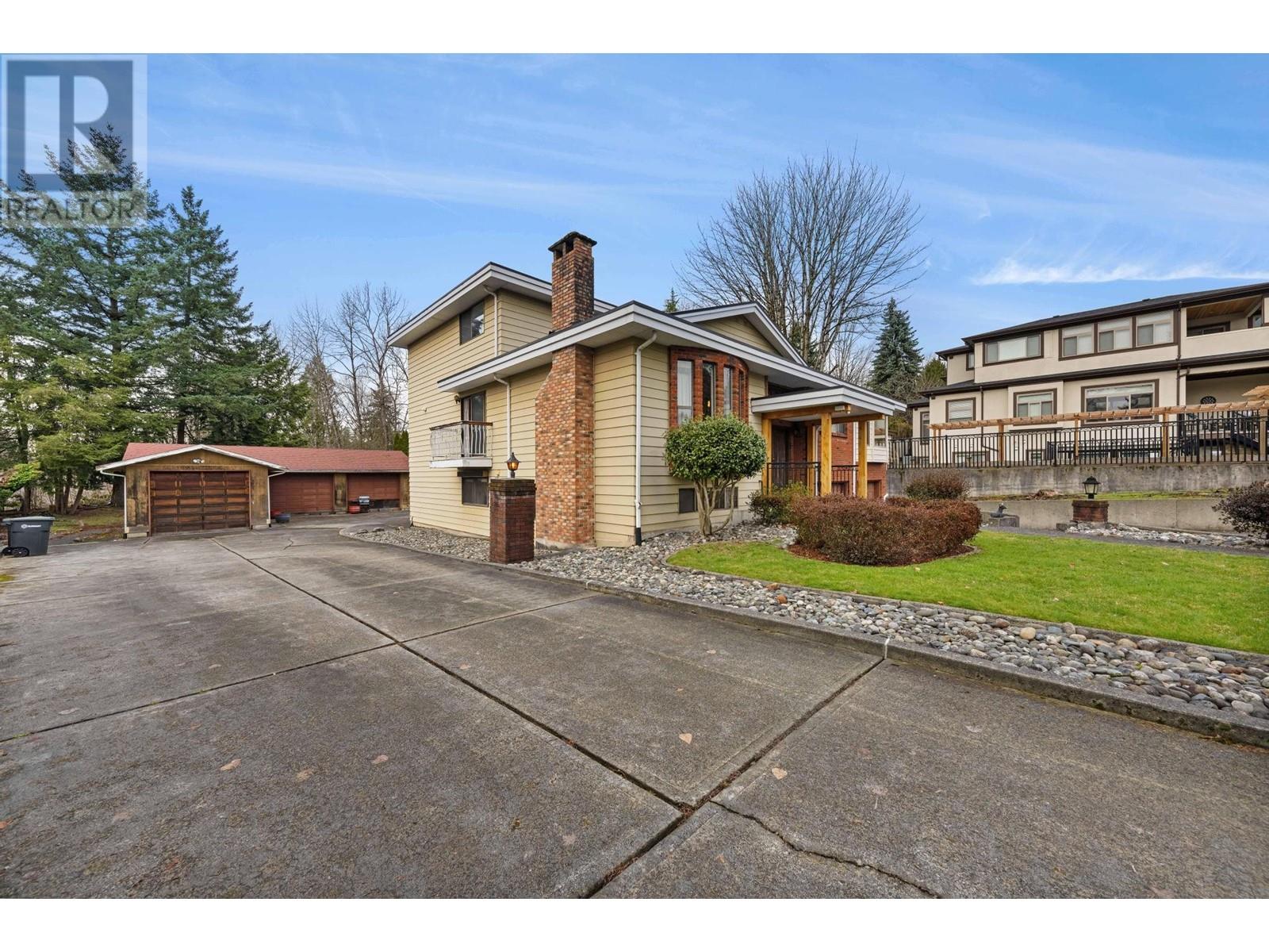 Listing Picture 26 of 32 : 3605 LYNNDALE CRESCENT, Burnaby / 本拿比 - 魯藝地產 Yvonne Lu Group - MLS Medallion Club Member