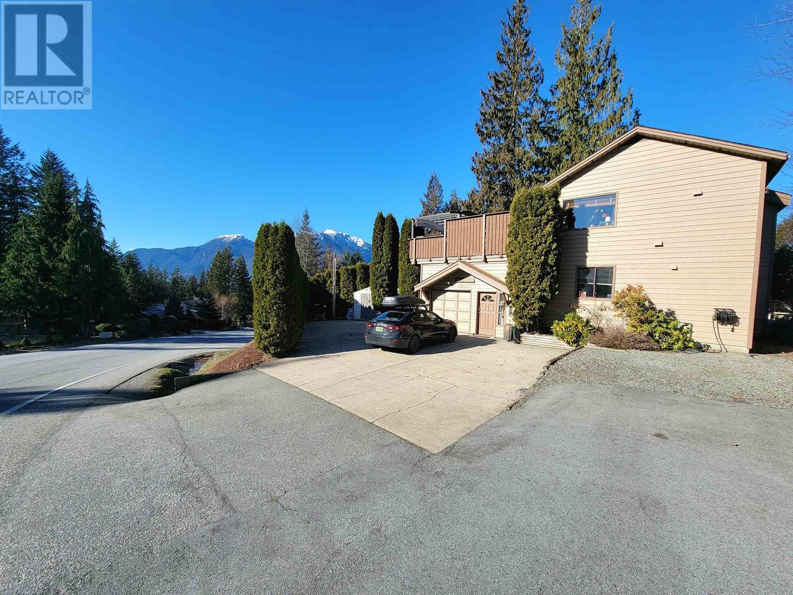 40453 Thunderbird Ridge, Squamish, British Columbia  V0N 1T0 - Photo 1 - R2848072