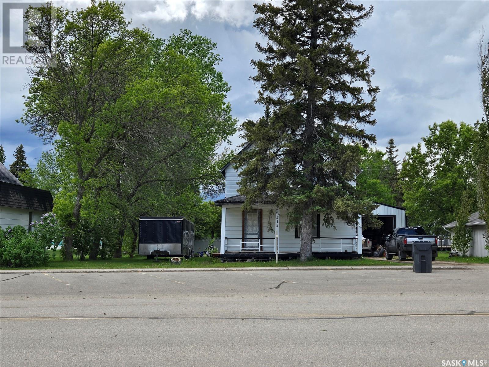 212 Main Street, Stoughton, Saskatchewan  S0G 4T0 - Photo 1 - SK958183