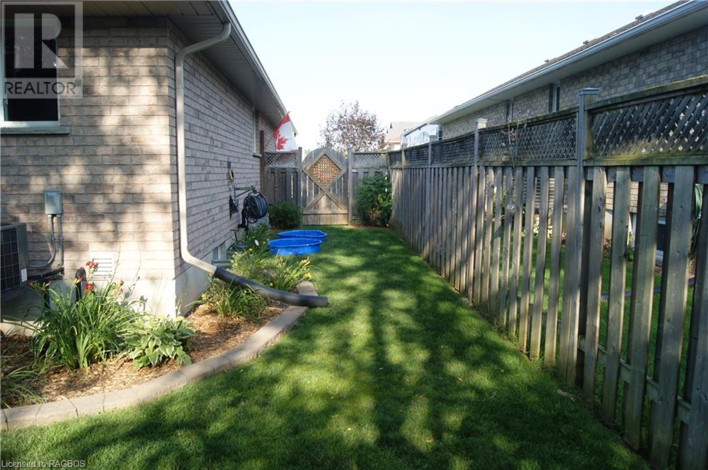688 22nd Avenue, Hanover, Ontario  N4N 3W8 - Photo 13 - 40533917