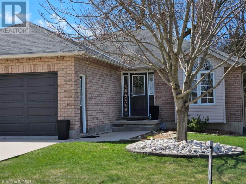 688 22nd Avenue, Hanover, Ontario  N4N 3W8 - Photo 2 - 40533917