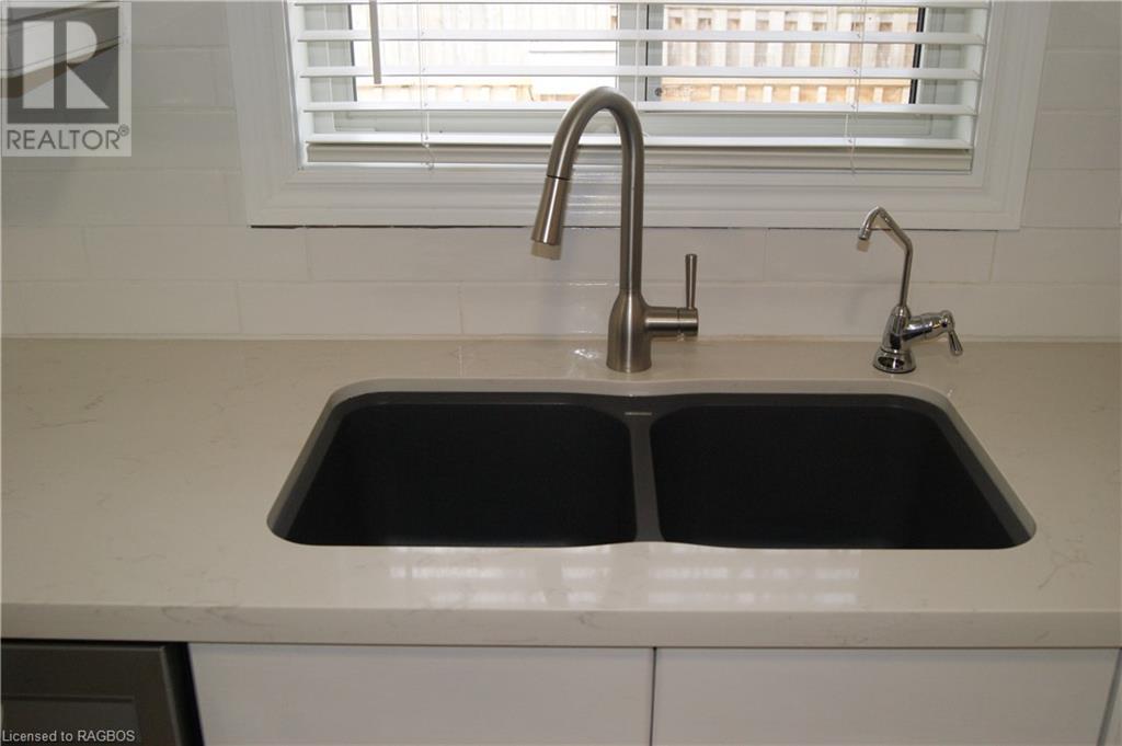 688 22nd Avenue, Hanover, Ontario  N4N 3W8 - Photo 22 - 40533917