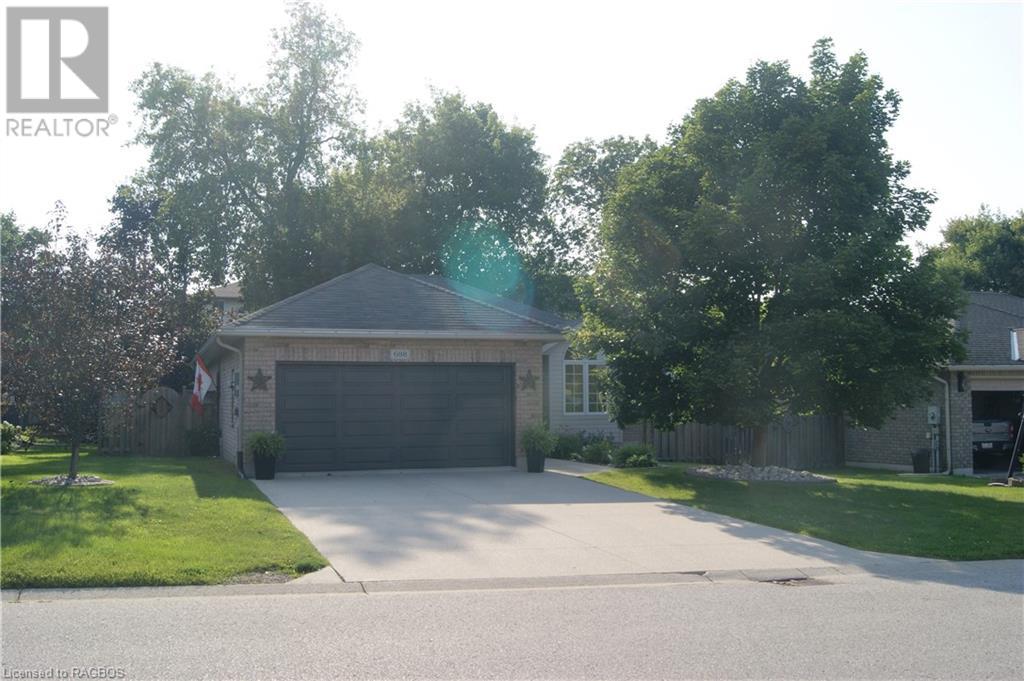 688 22nd Avenue, Hanover, Ontario  N4N 3W8 - Photo 3 - 40533917