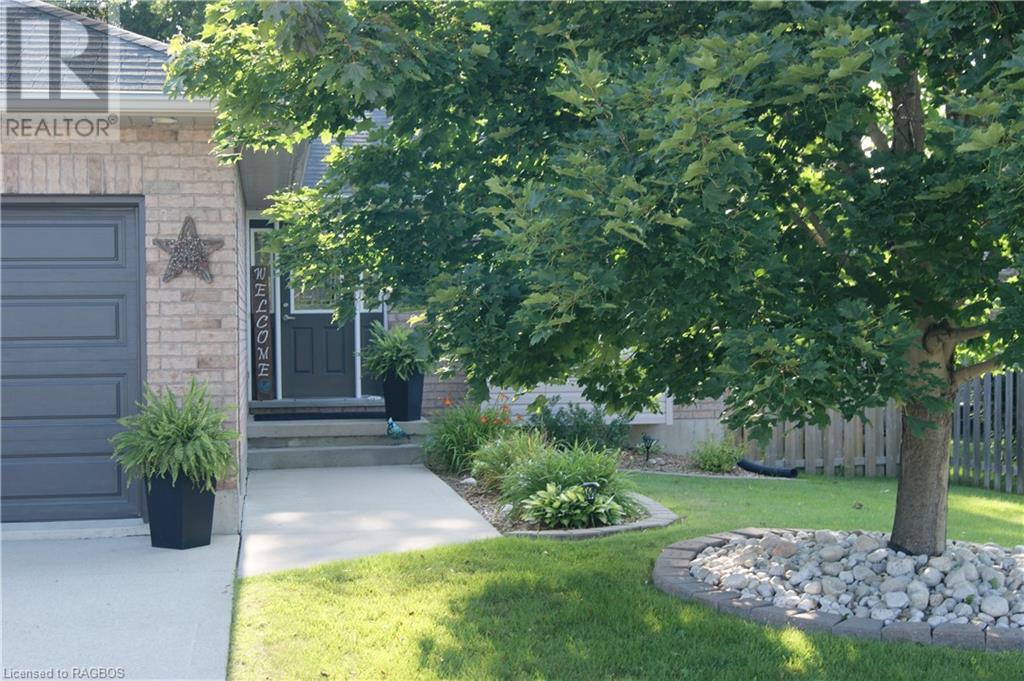 688 22nd Avenue, Hanover, Ontario  N4N 3W8 - Photo 4 - 40533917