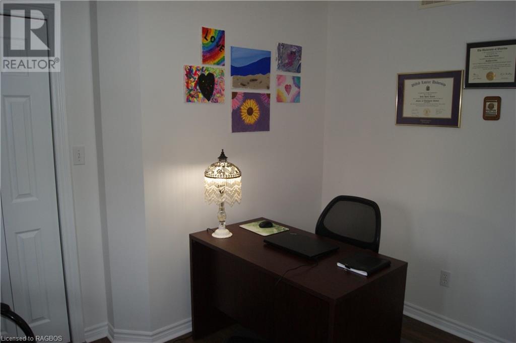 688 22nd Avenue, Hanover, Ontario  N4N 3W8 - Photo 43 - 40533917
