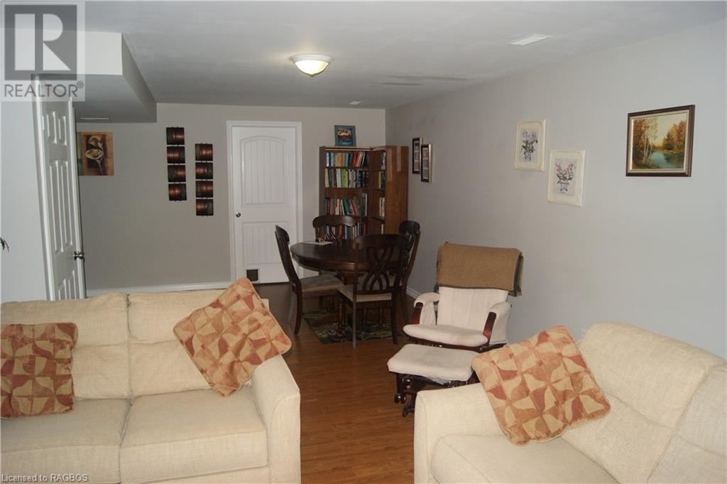 688 22nd Avenue, Hanover, Ontario  N4N 3W8 - Photo 45 - 40533917