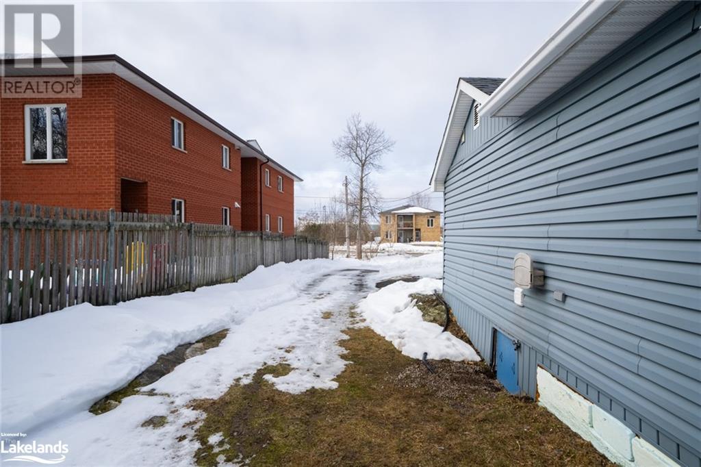 32 Railway Avenue, Parry Sound, Ontario  P2A 2R6 - Photo 27 - 40537126
