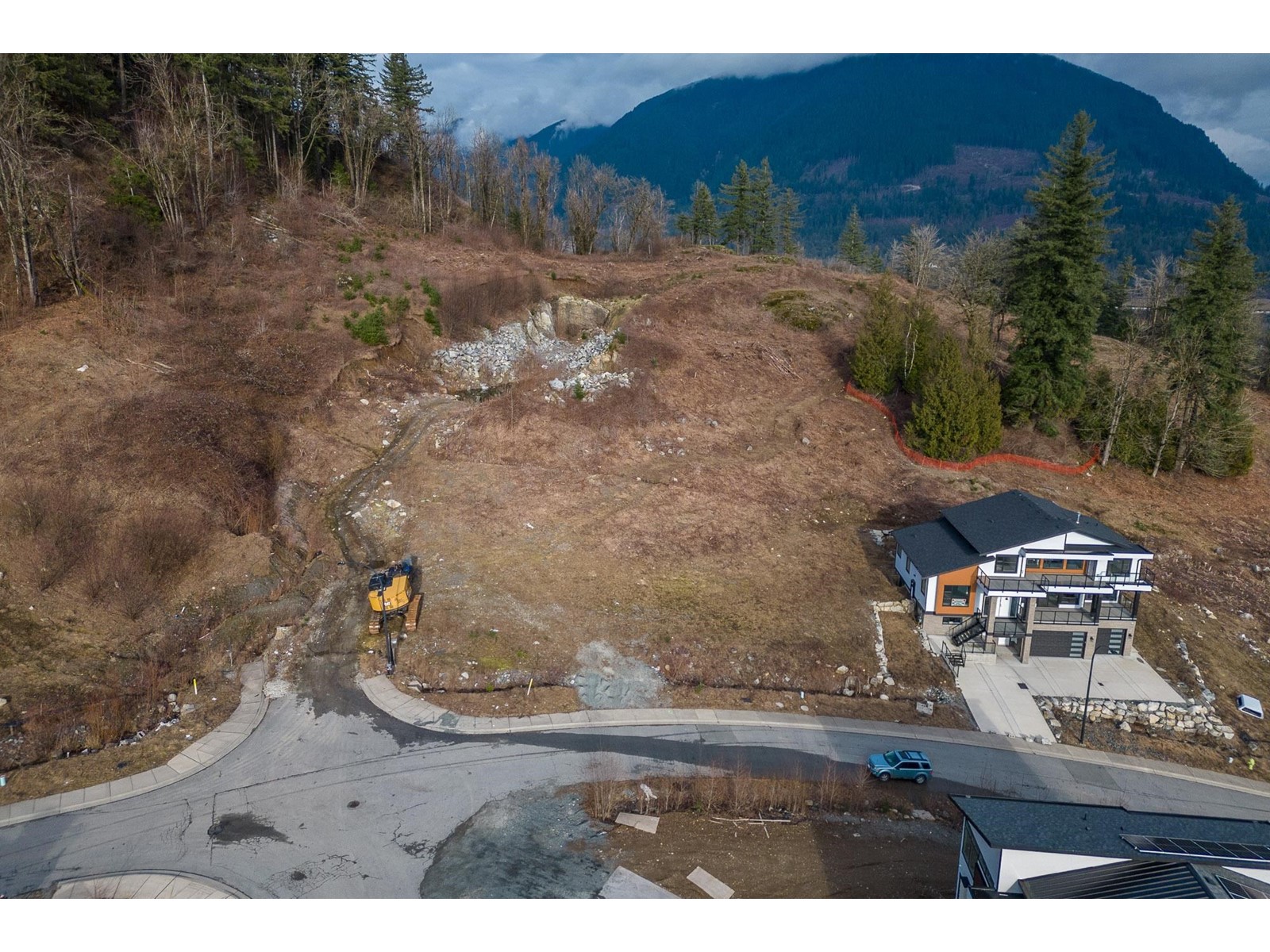 9126 Hatzic Ridge Drive, Mission, British Columbia  V2V 0J4 - Photo 4 - R2847501
