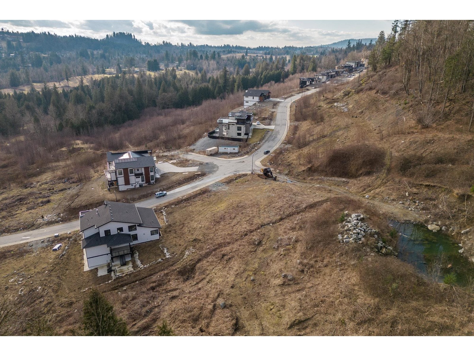 9126 Hatzic Ridge Drive, Mission, British Columbia  V2V 0J4 - Photo 3 - R2847501