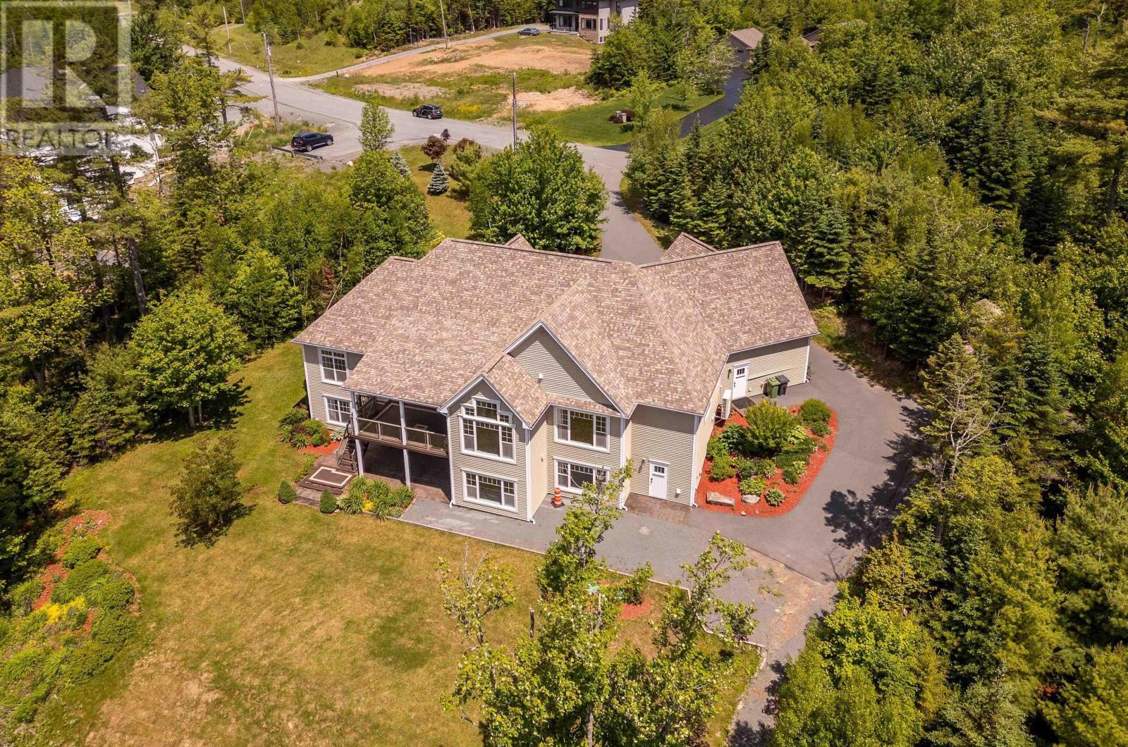 970 Elise Victoria Drive, Windsor Junction, Nova Scotia  B2T 1L7 - Photo 2 - 202402397