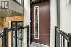 #201 -150 Canon Jackson Dr, Toronto, Ontario  M6M 0B9 - Photo 3 - W8054254