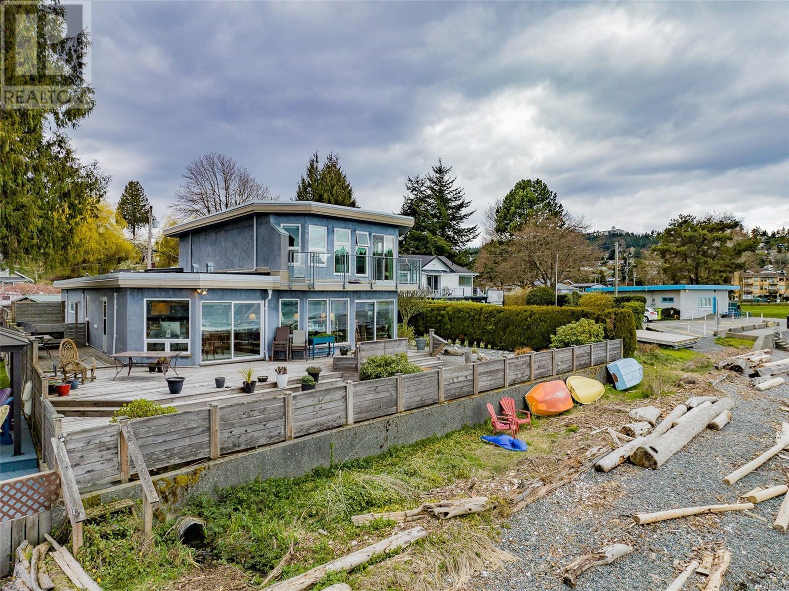 1300 Seaview Pl, Nanaimo, British Columbia  V9S 5K9 - Photo 2 - 952797