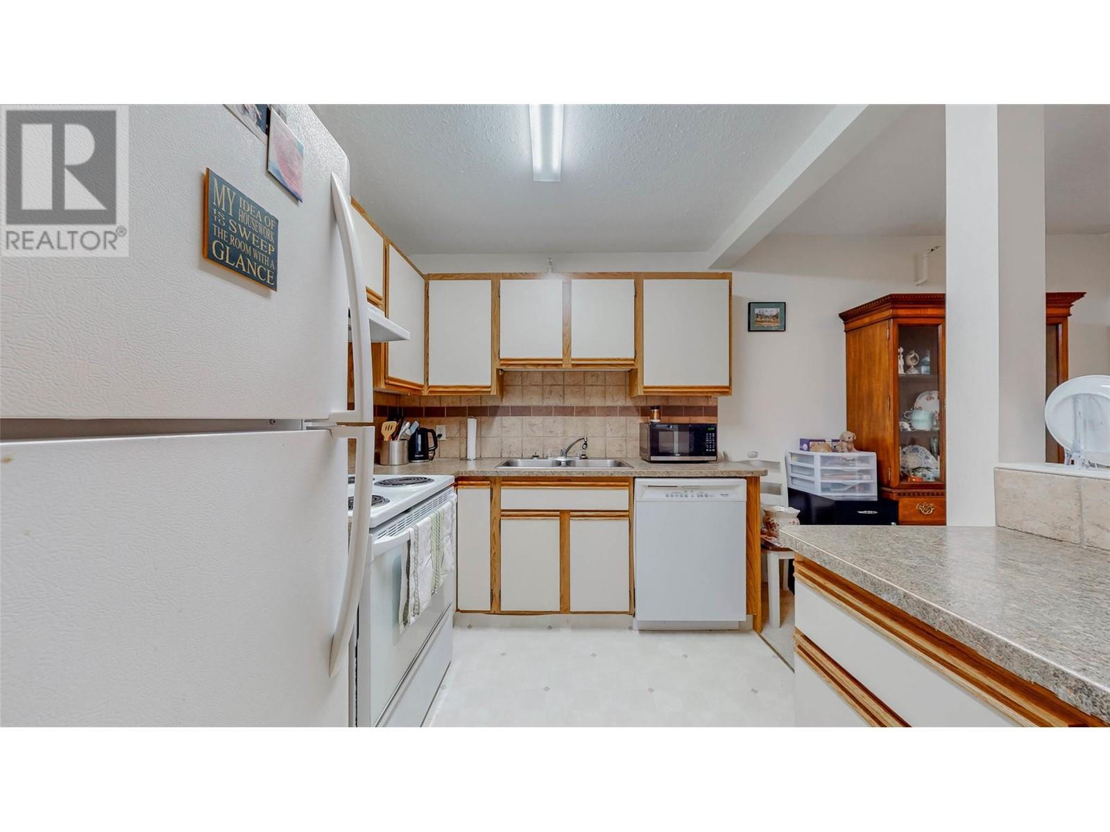 284 YORKTON Avenue Unit# 103 Penticton